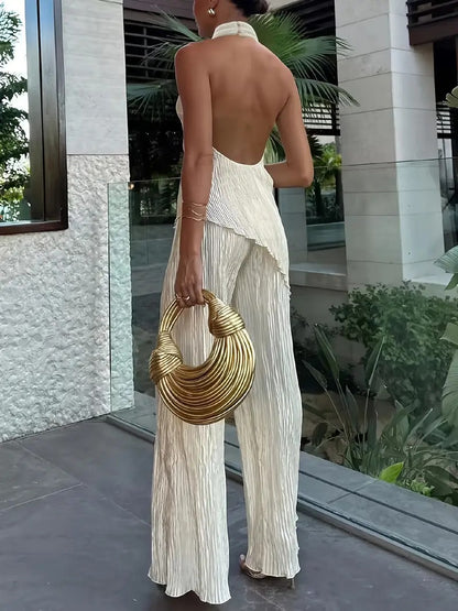 Traje de Mujer Elegante con Cuello Alto